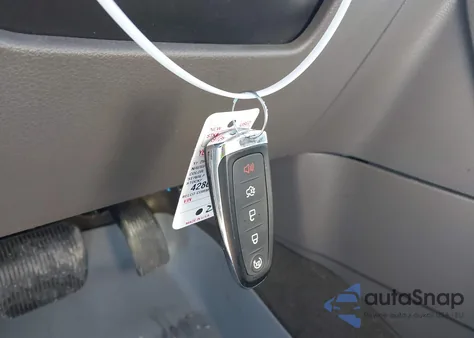 2015 Lincoln Navigator L z USA, uszkodzony, nr VIN 5LMJJ3JT1FEJ10507